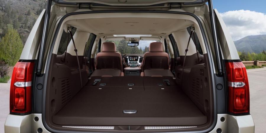  Chevrolet Suburban 2015 года  (фото 5 из 15)